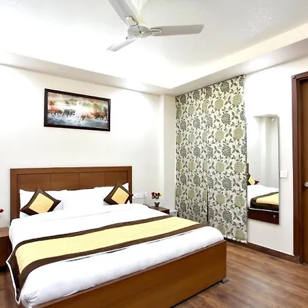 Hotel Hc Grand Near Indraprastha Apollo Hospital